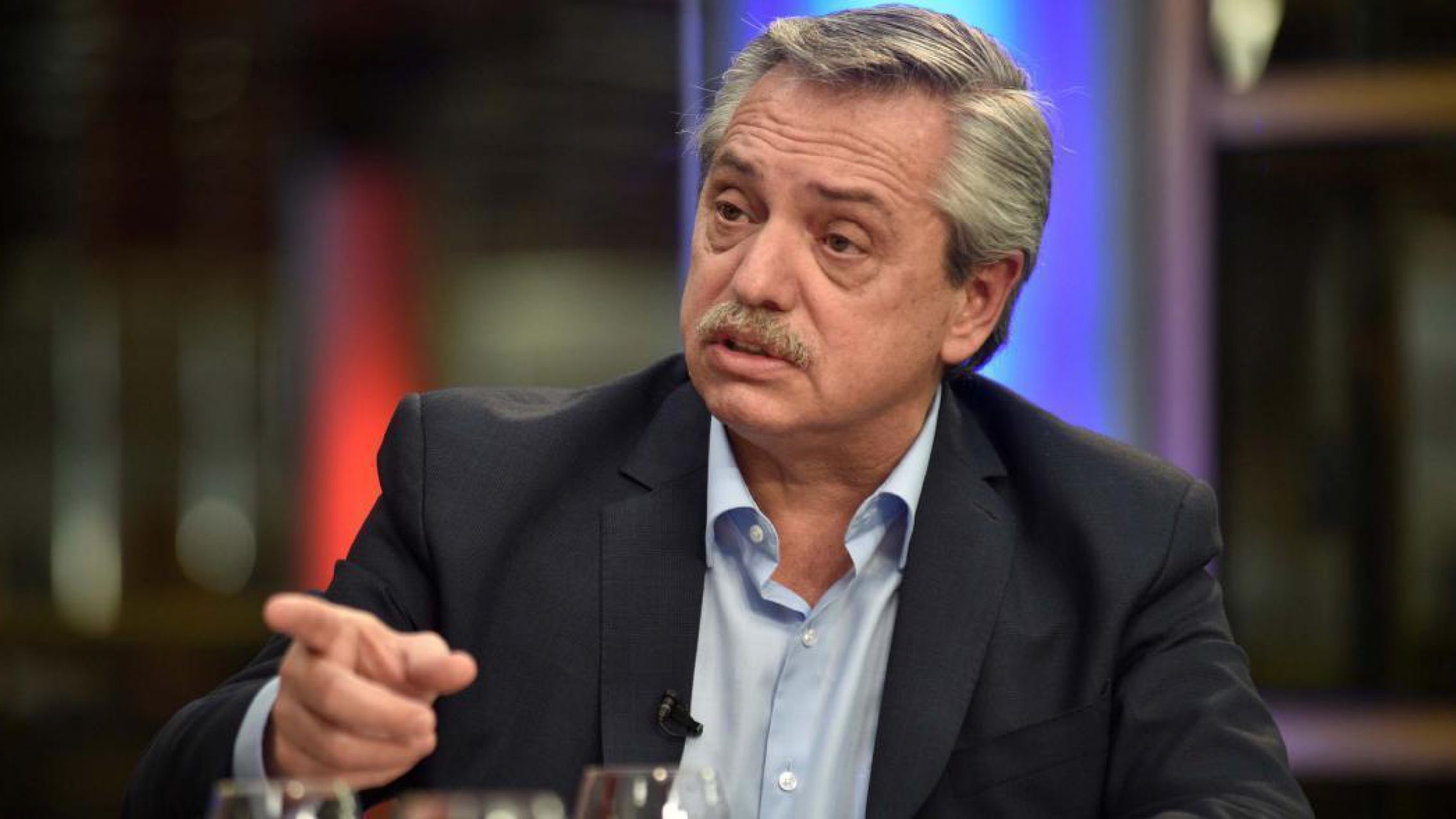 Alberto Fernández  envió 130 millones para la obra social de Luis Barrionuevo